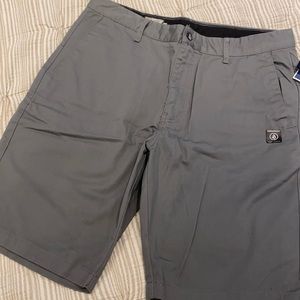 NWT Mens Volcom Shorts Modern Fit 36 Waist